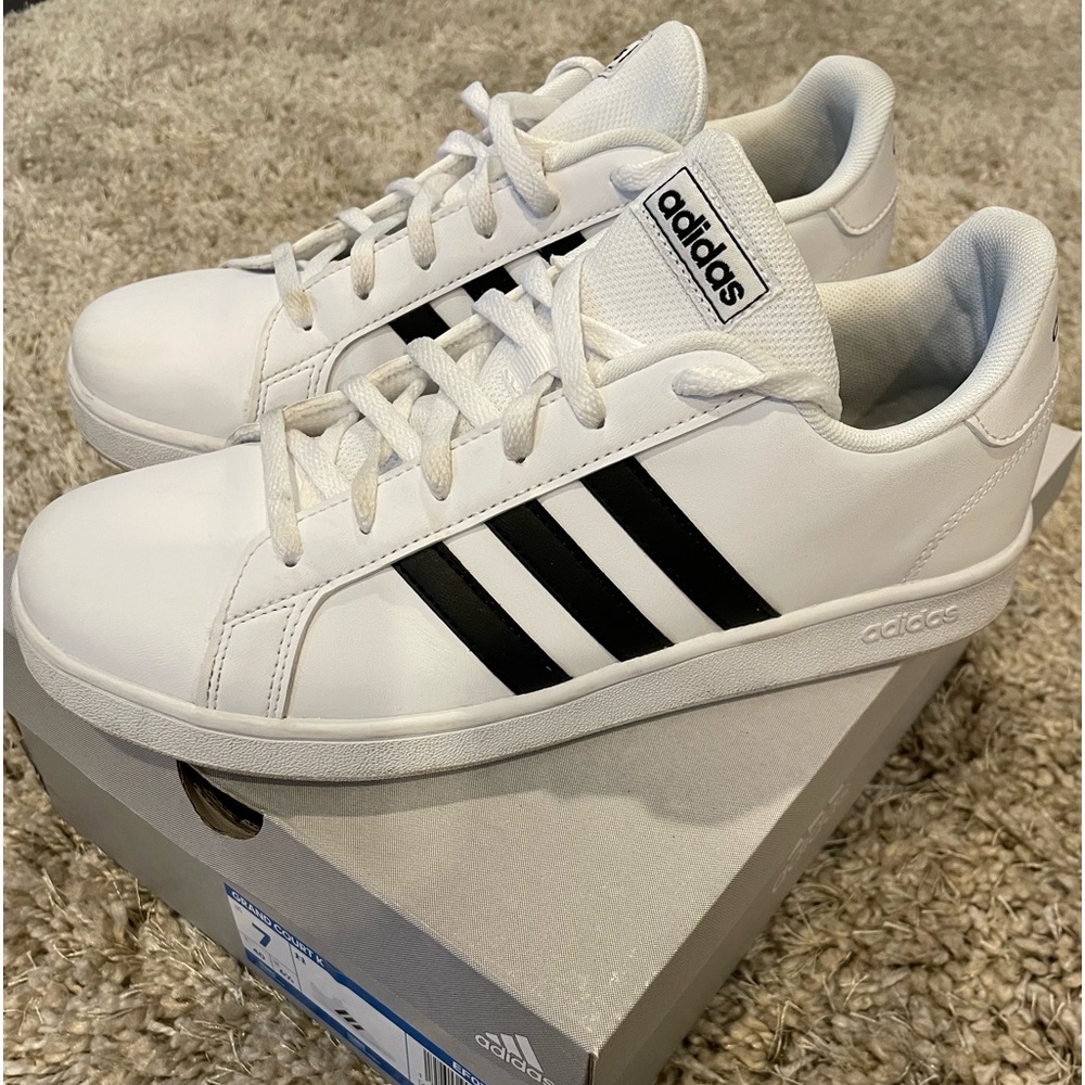 Mens ADIDAS Grand Court K sneaker